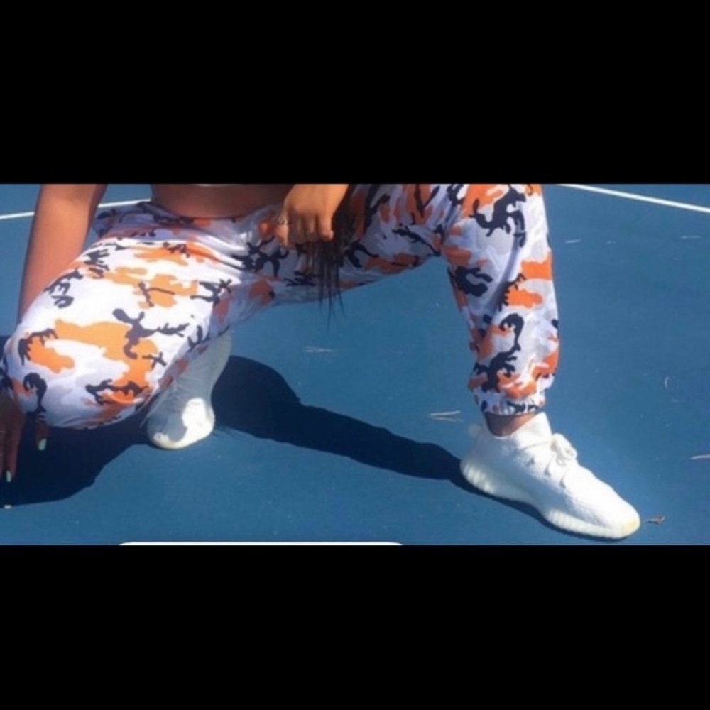 Kendal & Kylie Jenner! Sweatpants only!Great quality brand New